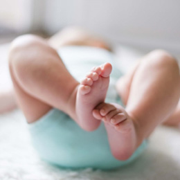 Jambes d'un bébé